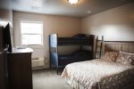 Room 302 - Queen and twin bunk bed - Sleeps 4